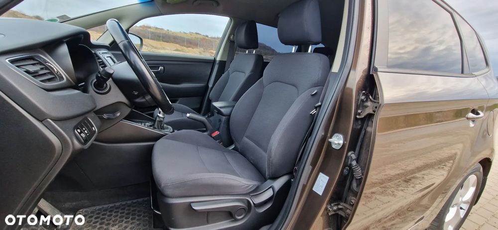 Kia Carens 1.6 GDI M - 8