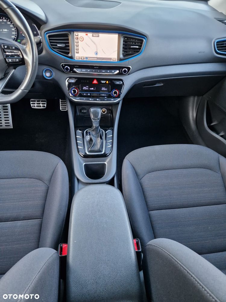 Hyundai IONIQ - 21