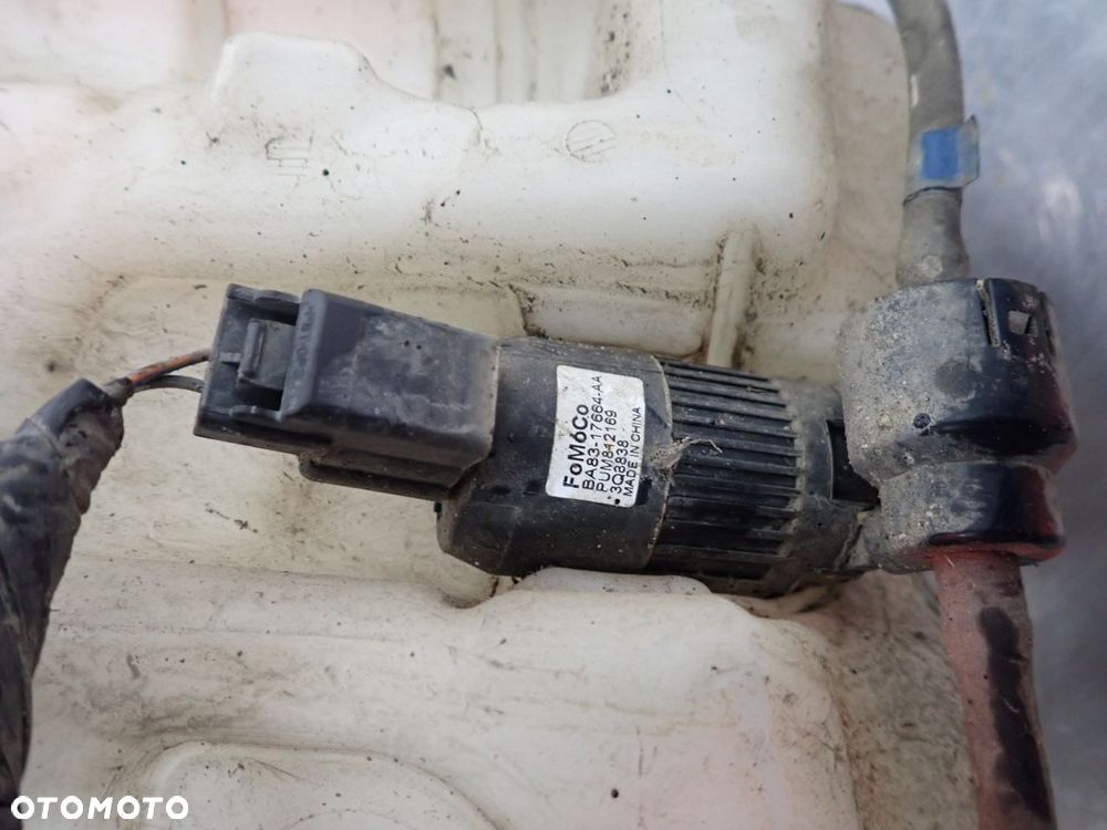 ZBIORNICZEK SPRYSKIWACZY FORD MONDEO V 1.5 - 3