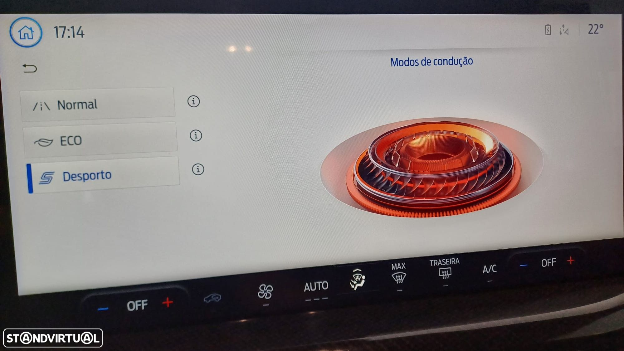 Ford Focus 1.0 EcoBoost MHEV Connected Design - 29