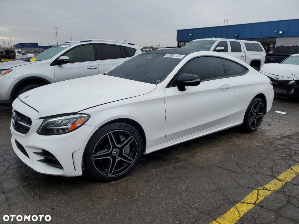 Mercedes-Benz Klasa C 300 4Matic 9G-TRONIC - 2