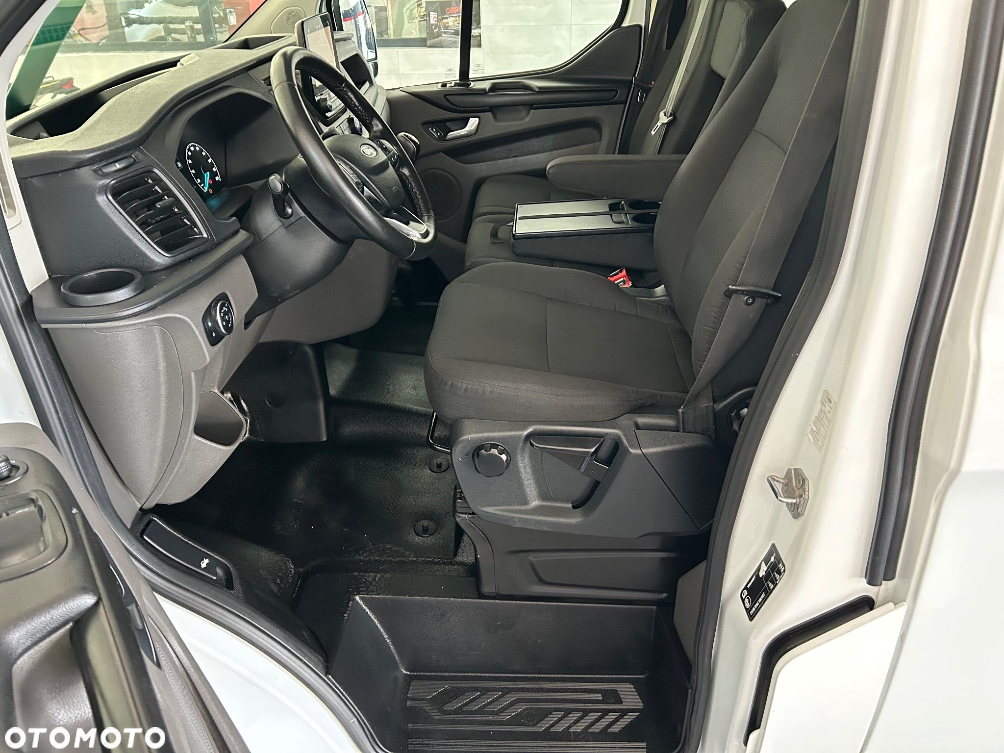 Ford Transit Custom 320 L1H2 VA Trend Nugget - 17