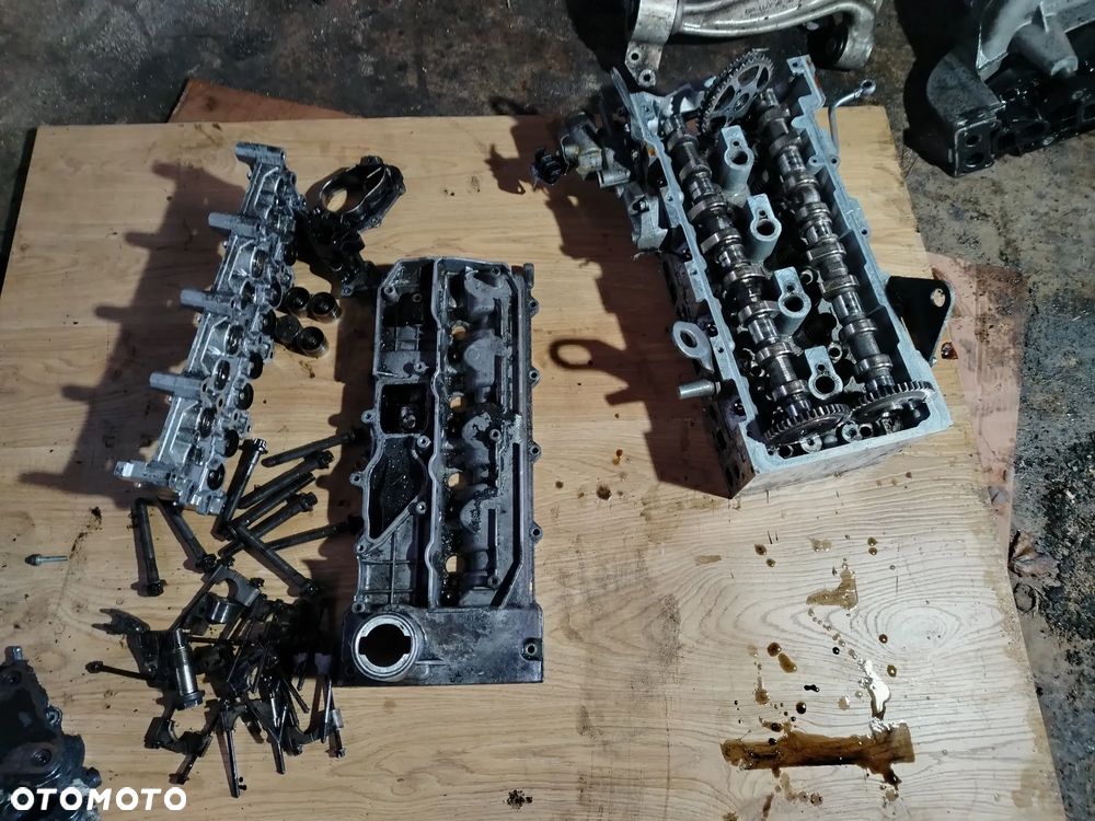 Głowica KOMPLETNA  wałki rozrządu A6110105220 MERCEDES W203 W210 W636 W903 2.2 CDI - 1