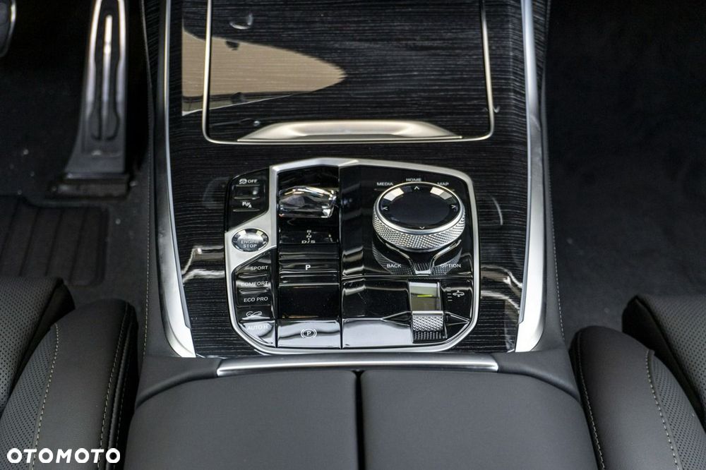 BMW X7 - 21