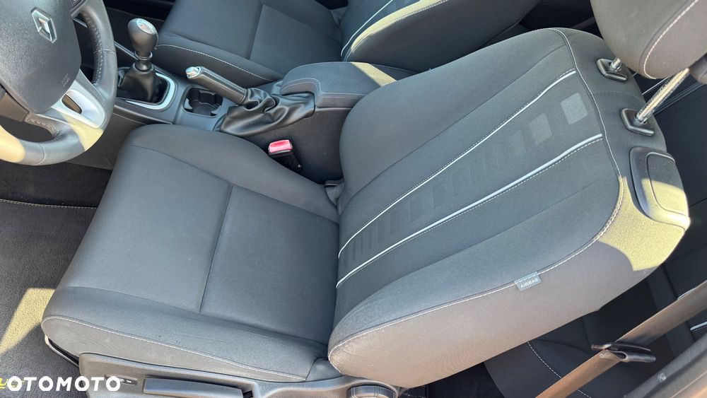 Renault Megane TCe 180 Luxe - 27