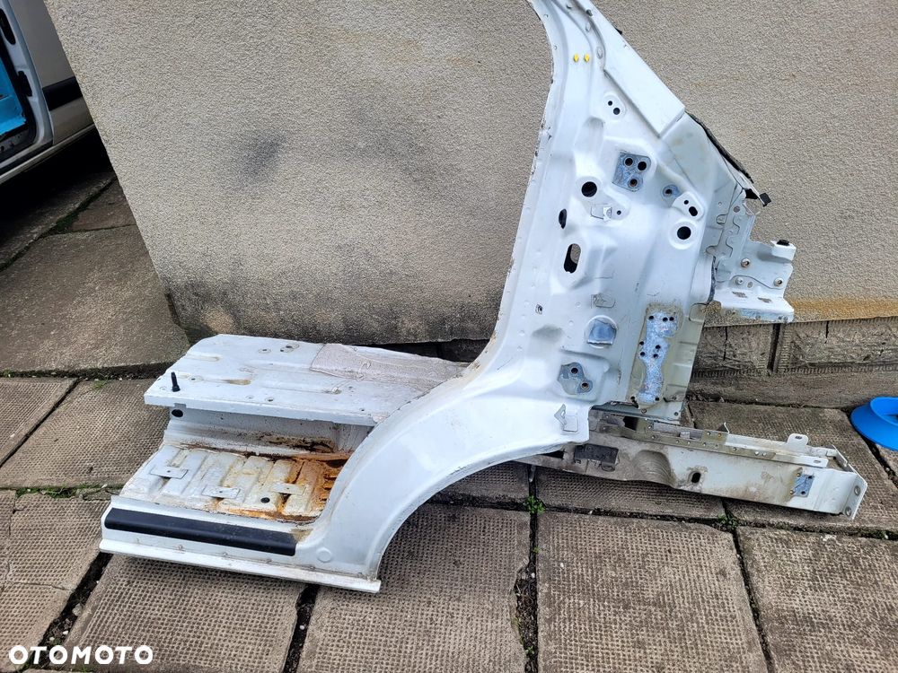 Ford Transit Custom 17- ćwiartka prawa podłużnica