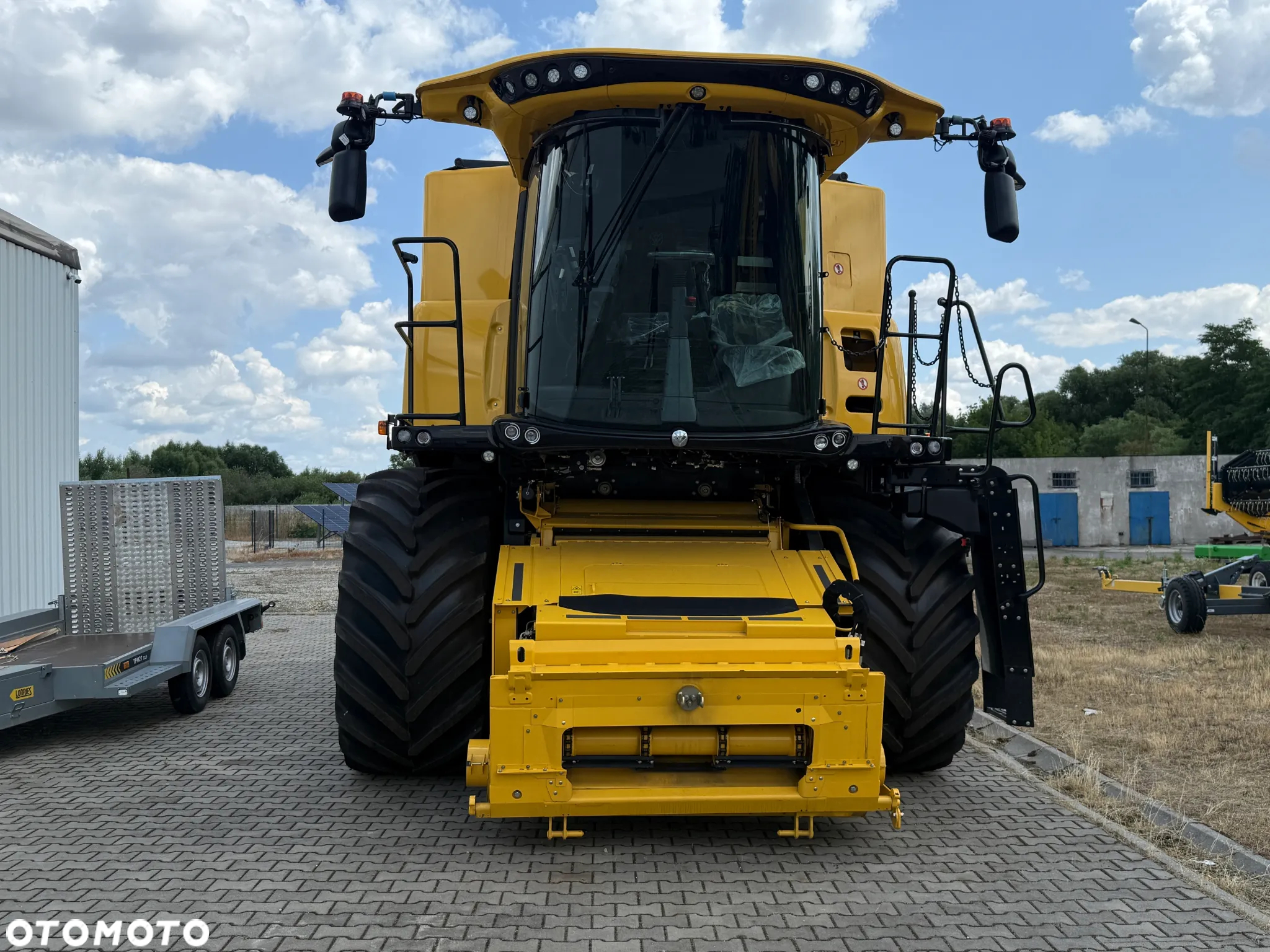 New Holland CR8.90 - 6