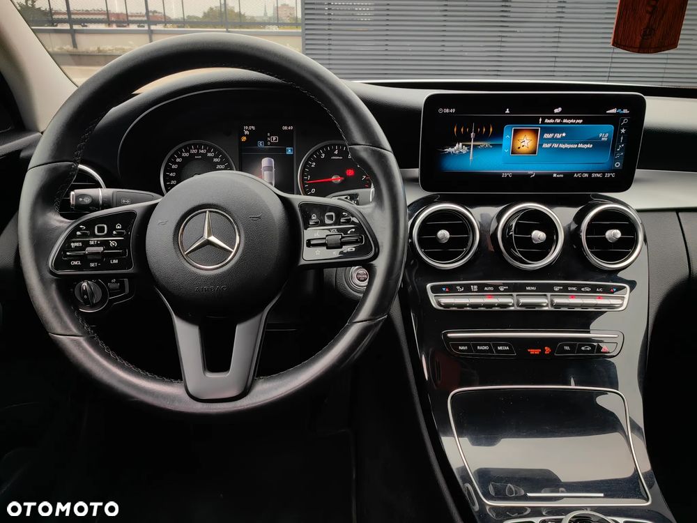 Mercedes-Benz Klasa C 160 Business Edition 9G-TRONIC - 16
