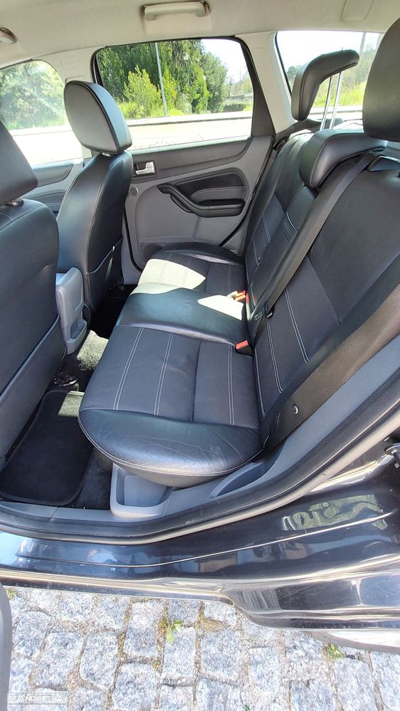 Ford Focus SW 1.6 TDCi Titanium - 12