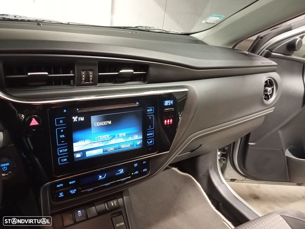 Toyota Auris 1.8 HSD Comfort +P.Sport+Navi - 18