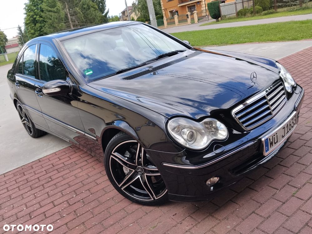 Mercedes-Benz Klasa C 180 Kompressor Automatik Avantgarde Sport Edition - 1