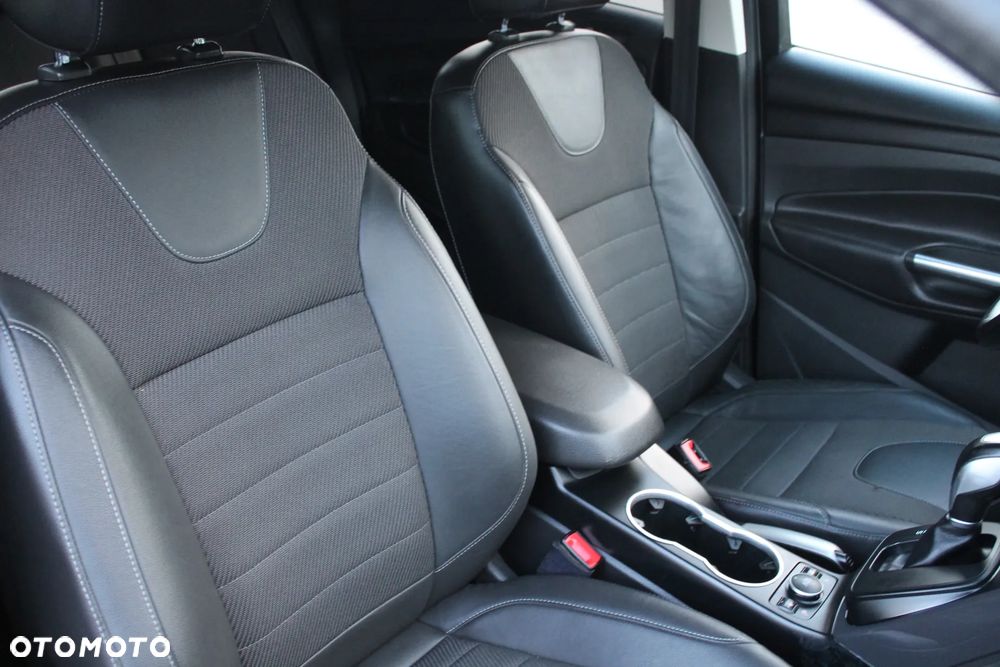 Ford Kuga - 25