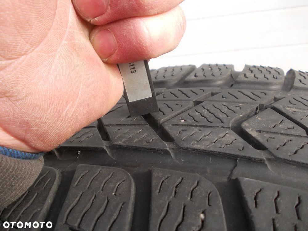 Opony 225/45R19 96V Pirelli Winter Sottozero 3 Run Flat - 18