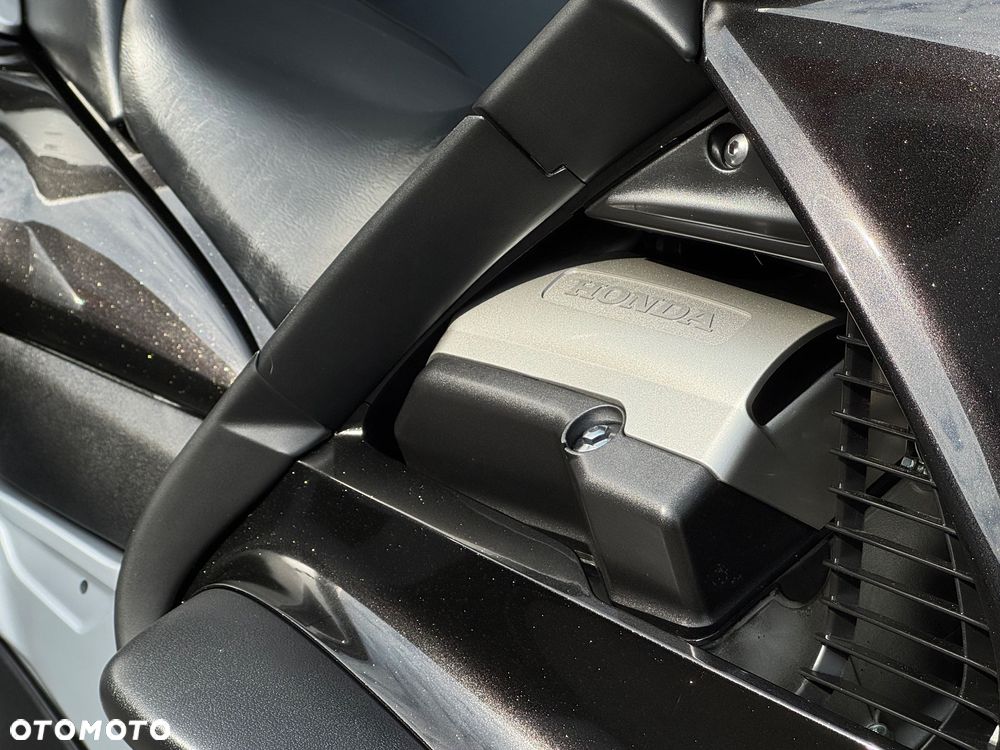 Honda ST - 9