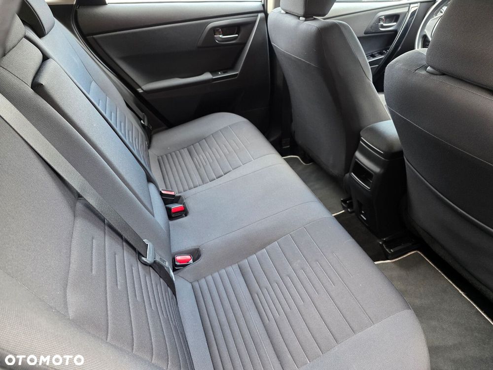 Toyota Auris - 13