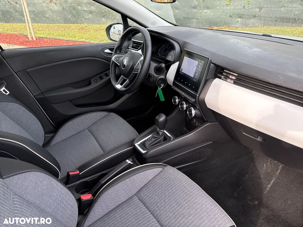 Renault Clio V E-Tech 145 Techno - 17