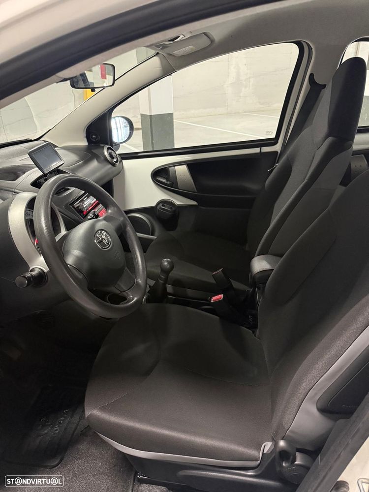 Toyota Aygo 1.0 + AC - 9