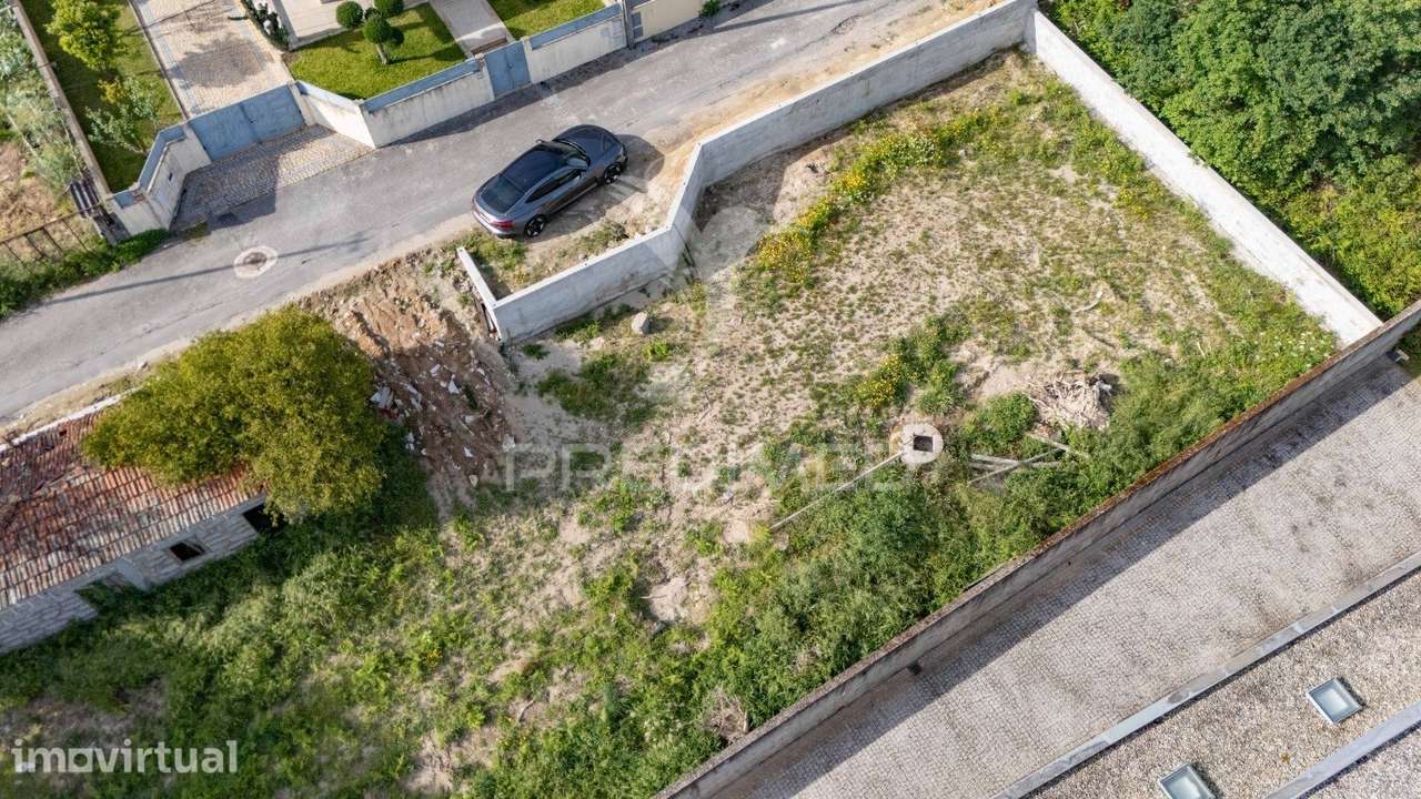 Terreno em Barbudo, Vila Verde - Grande imagem: 2/33