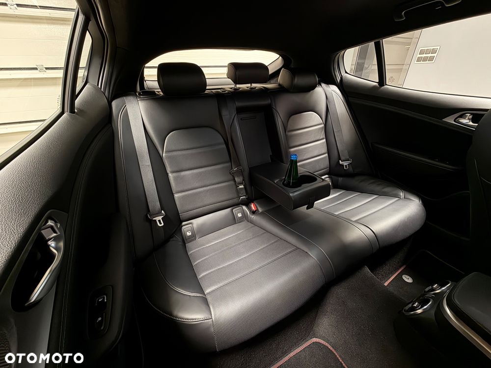 Kia Stinger 3.3 T-GDI V6 GT AWD - 30