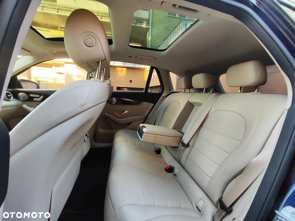 Mercedes-Benz GLC 300 4Matic 9G-TRONIC Exclusive - 20