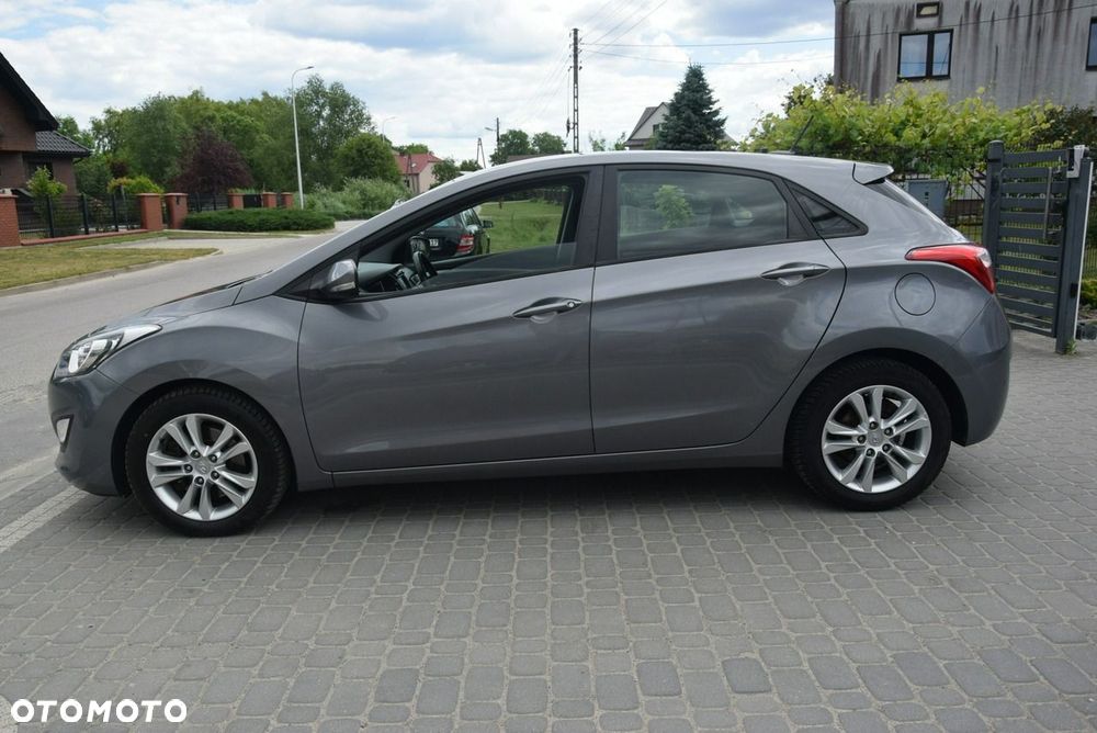 Hyundai i30 1.6 CRDi Fifa World Cup Edition - 16