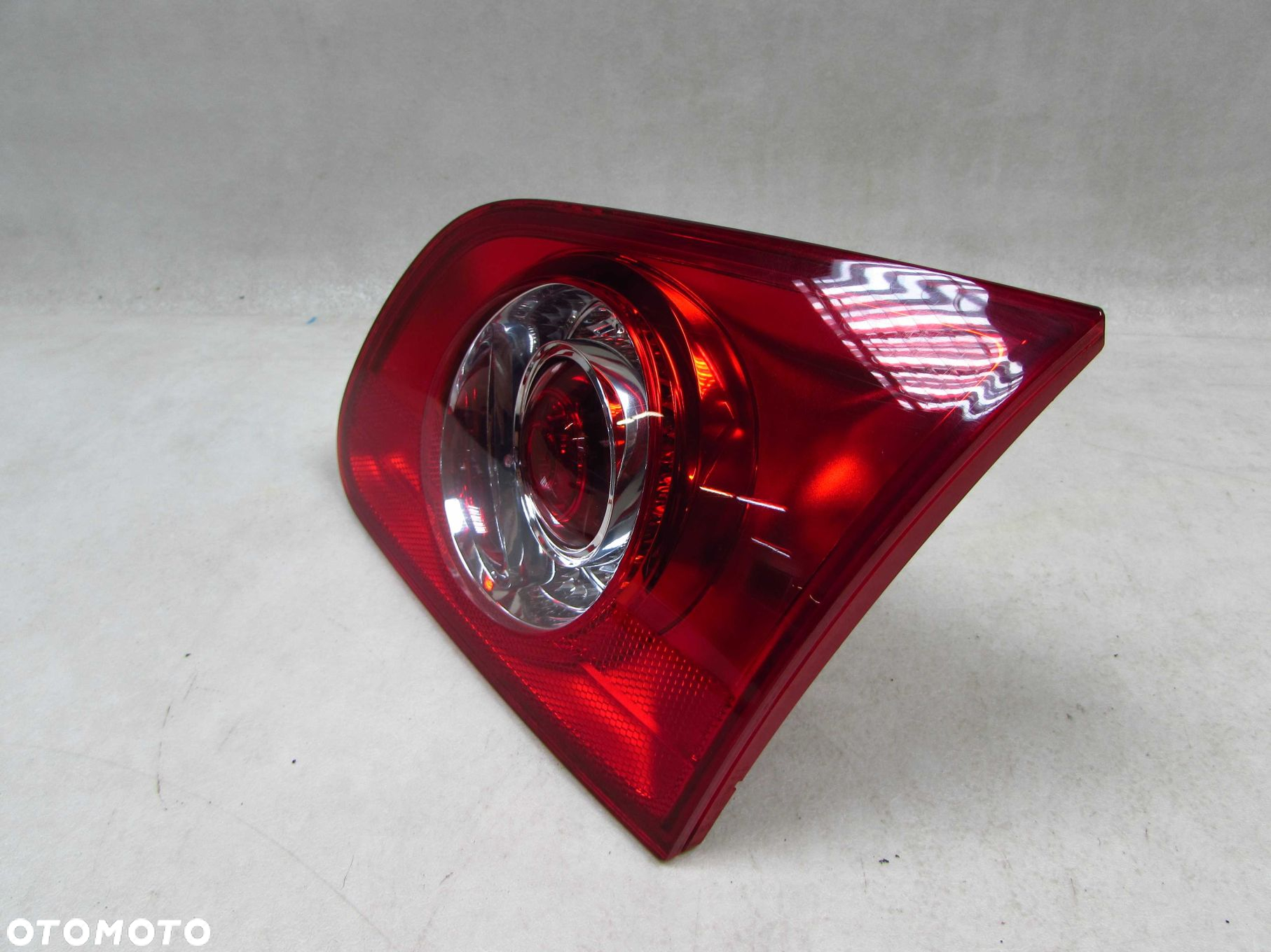 VW PASSAT B6 KOMBI LAMPA TYL PRAWA W KLAPE 3C9945094A UK - 2