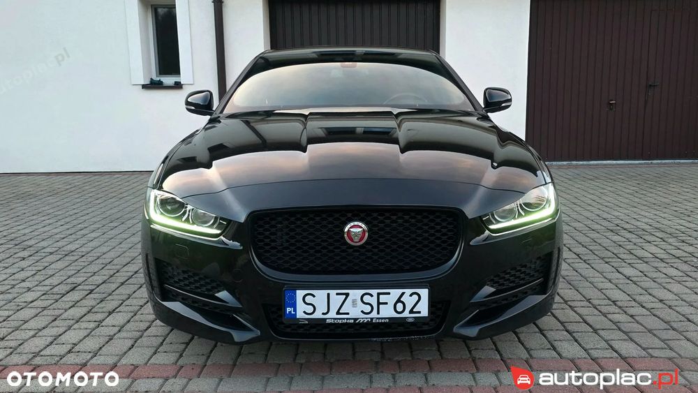 Jaguar Xe 2017 photo 2
