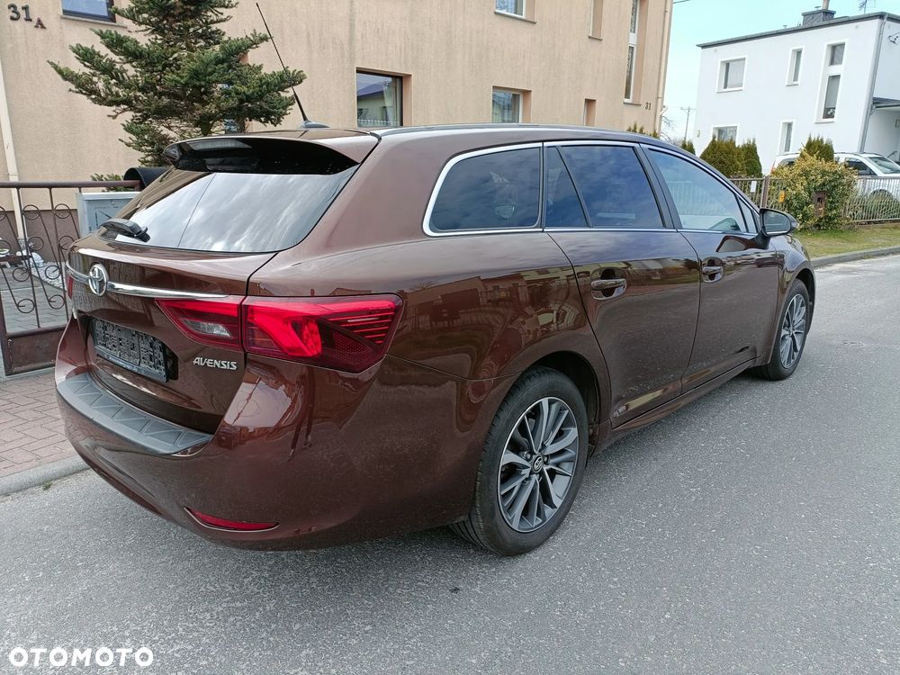 Toyota Avensis - 4