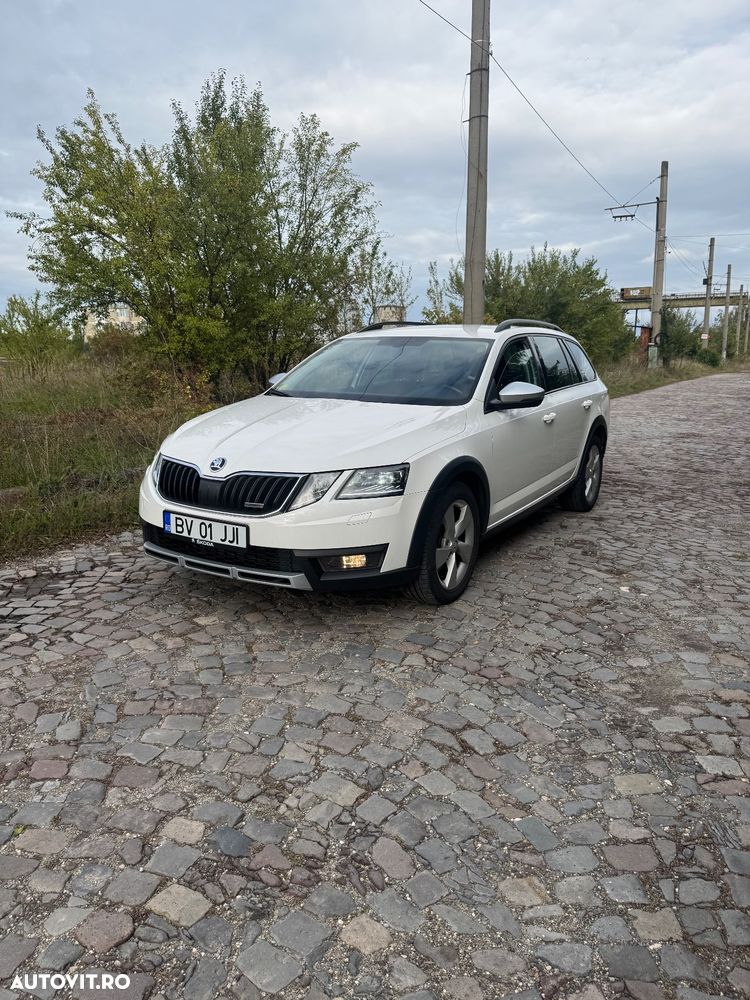 Skoda Octavia Combi Diesel 2.0 TDI 4X4 DSG Scout - 2