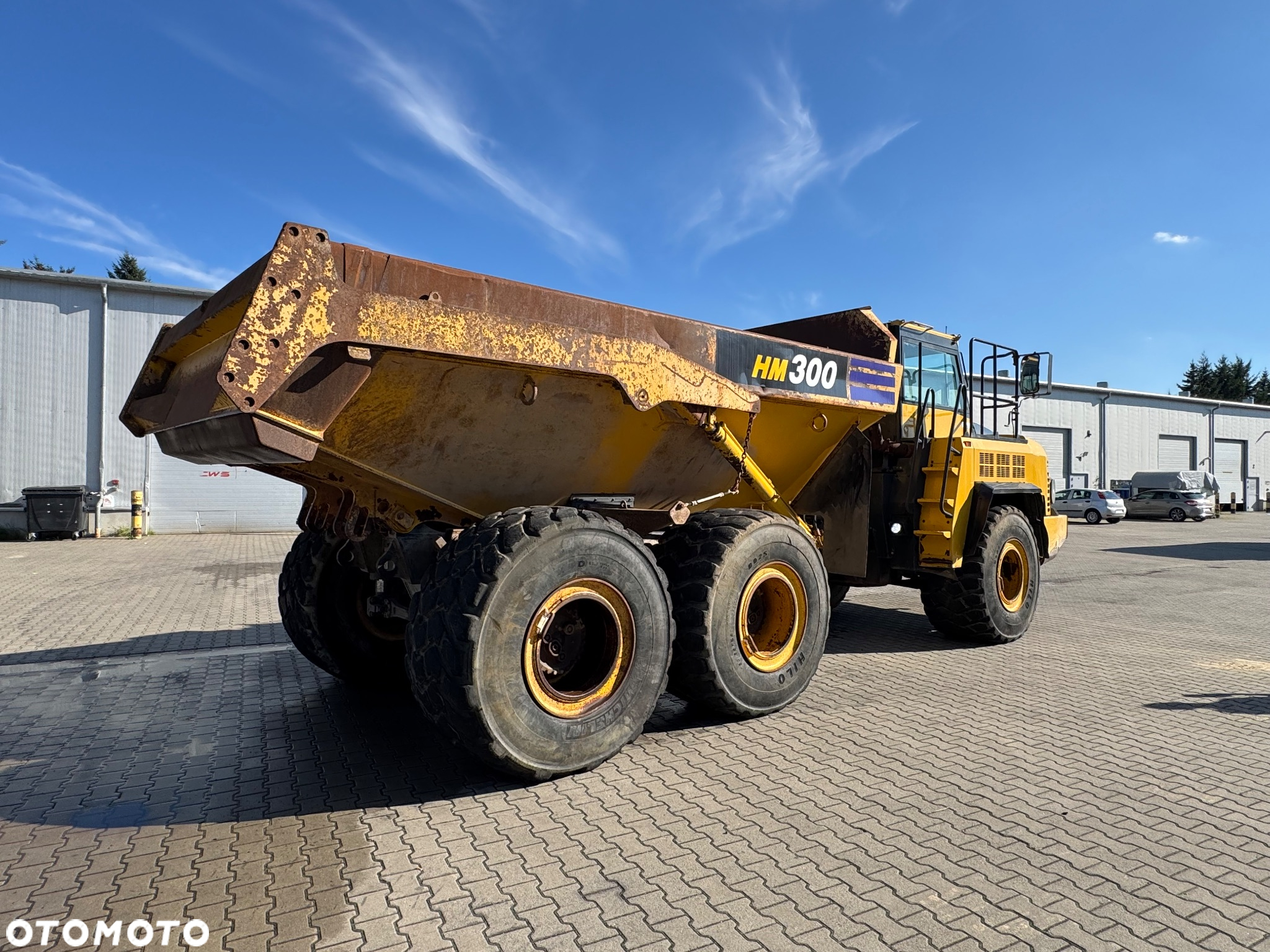 Komatsu HM300-3 - 8
