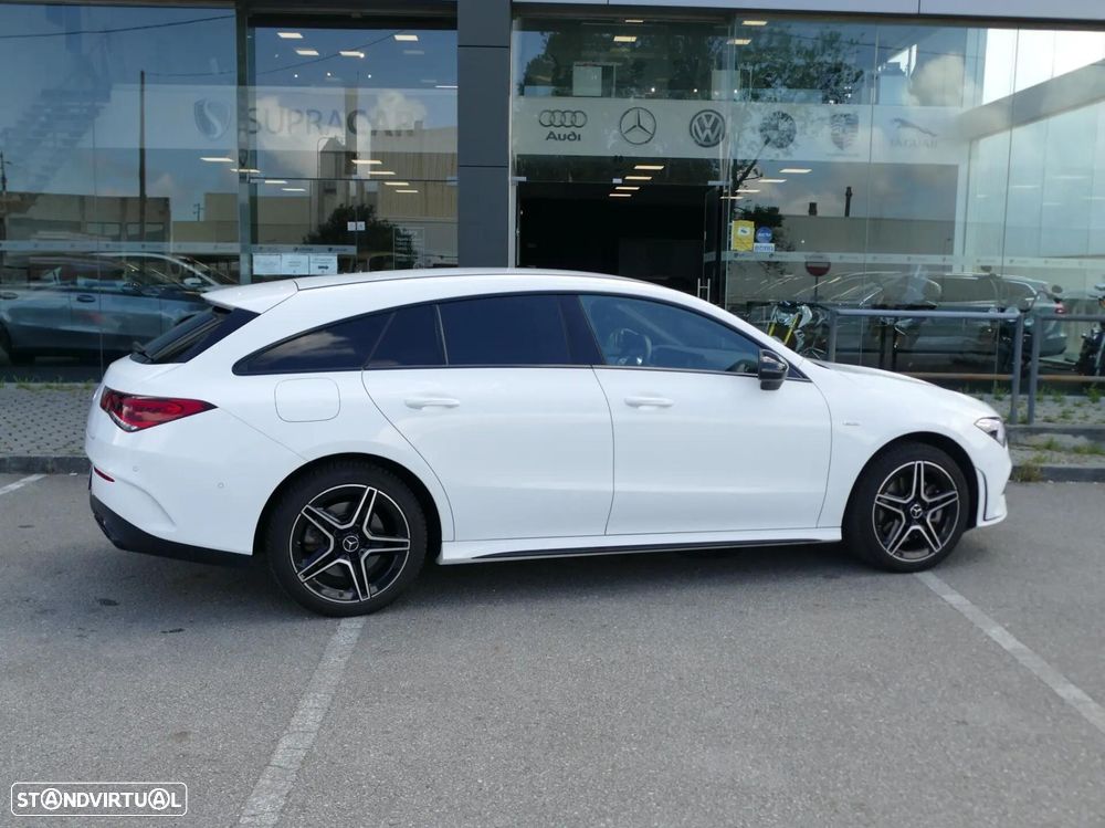 Mercedes-Benz CLA 250 e Shooting Brake AMG Line - 17