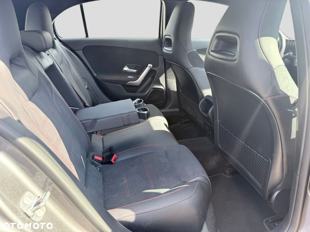 Mercedes-Benz Klasa A 220 4-Matic AMG Line 8G-DCT - 22