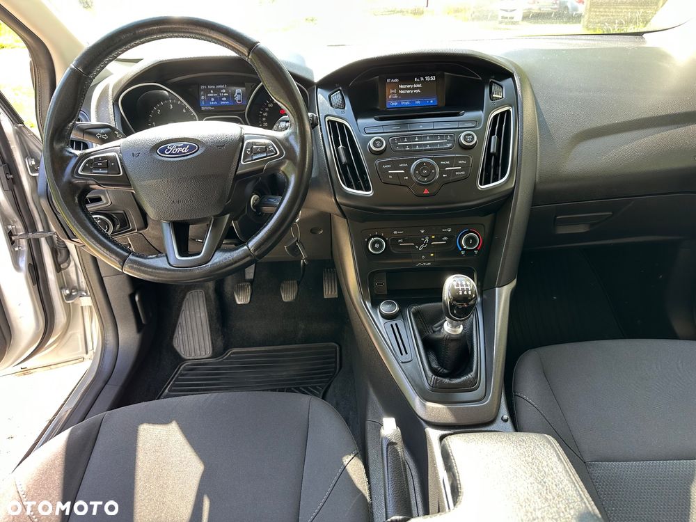 Ford Focus 1.5 TDCi SYNC Edition - 24