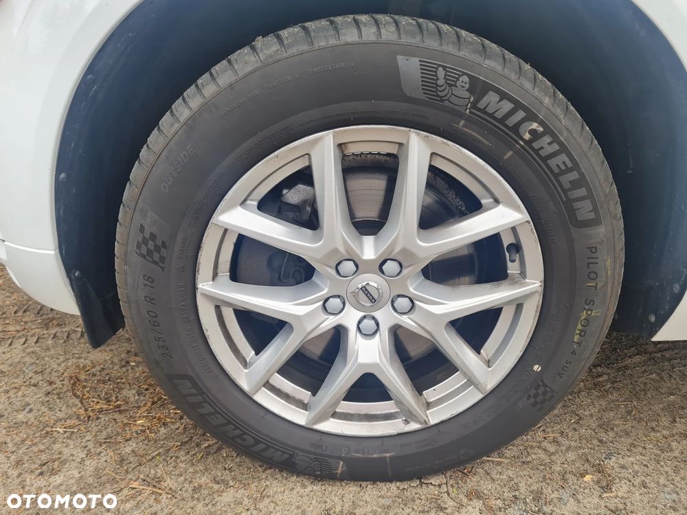 Volvo XC 60 B4 B Momentum Pro - 17