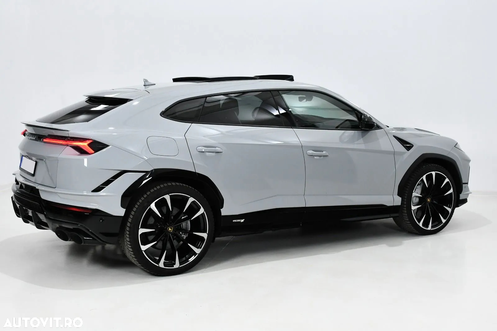 Lamborghini URUS - 11