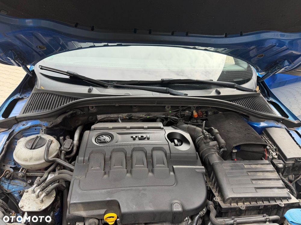 Skoda Octavia 2.0 TDI DSG RS - 35