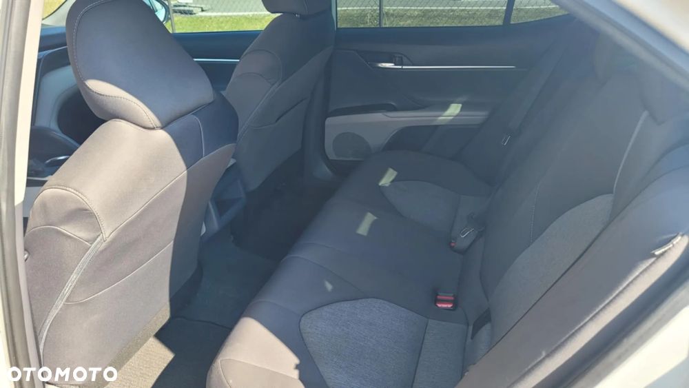 Toyota Camry - 10