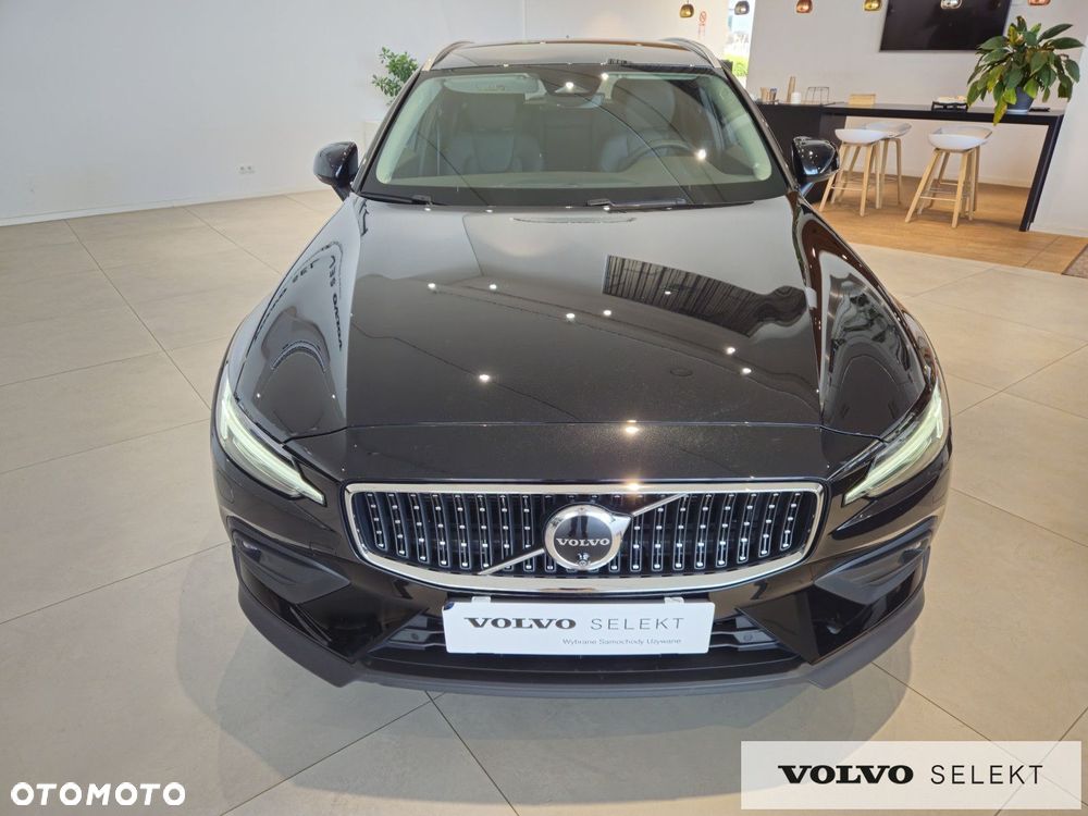 Volvo V60 Cross Country - 3