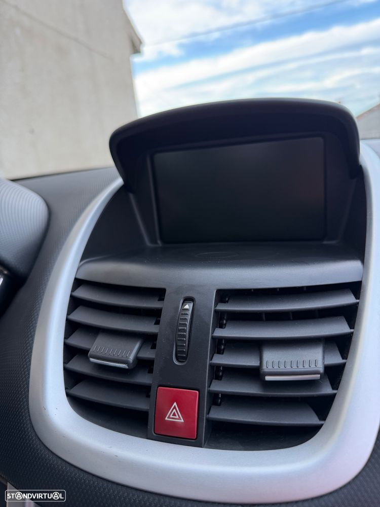 Peugeot 207 90 HDi FAP (Blue Lion) Premium - 15