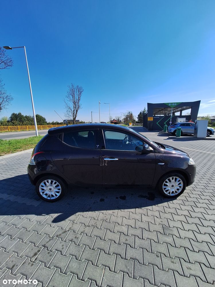 Lancia Ypsilon Y 1.2 8v Platinum - 4