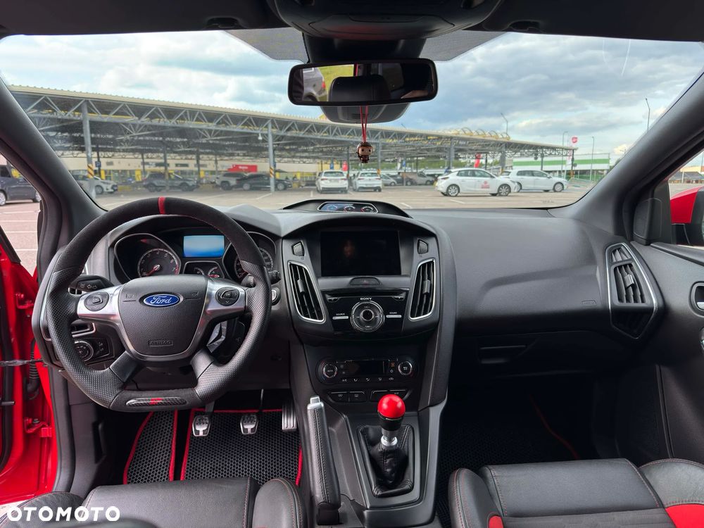 Ford Focus SW 2.0 EcoBoost ST - 14