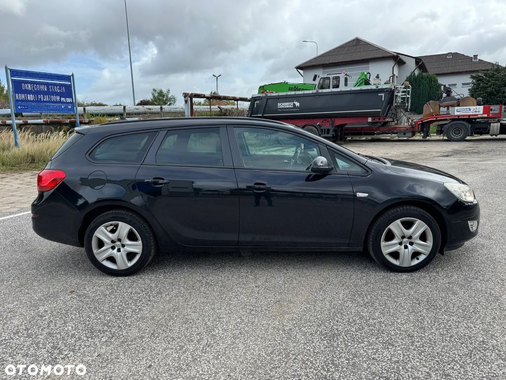 Opel Astra 1.4 Turbo Design Edition - 11