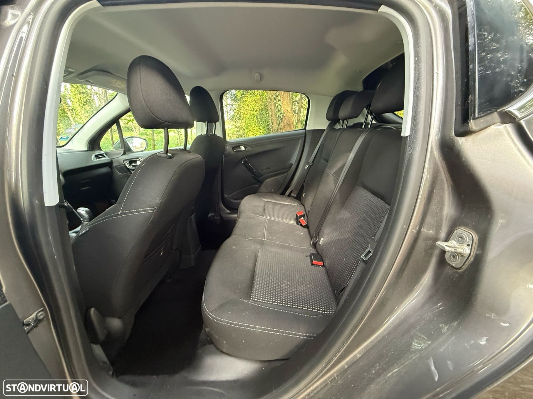 Peugeot 208 PureTech 82 Start & Stop Allure - 21