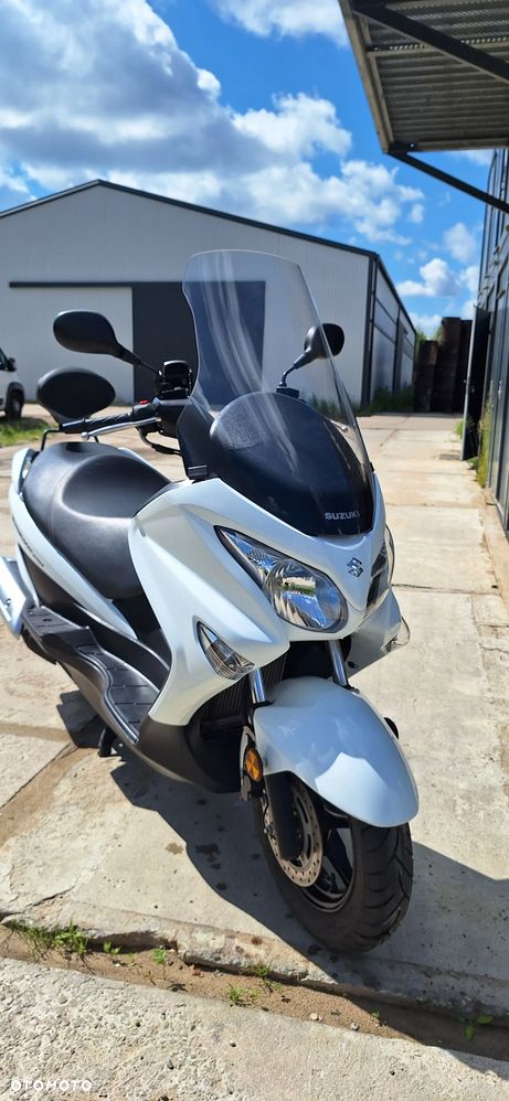 Suzuki Burgman - 4