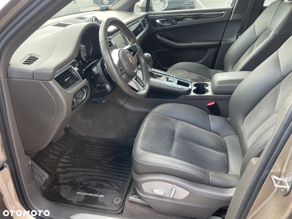 Porsche Macan - 18
