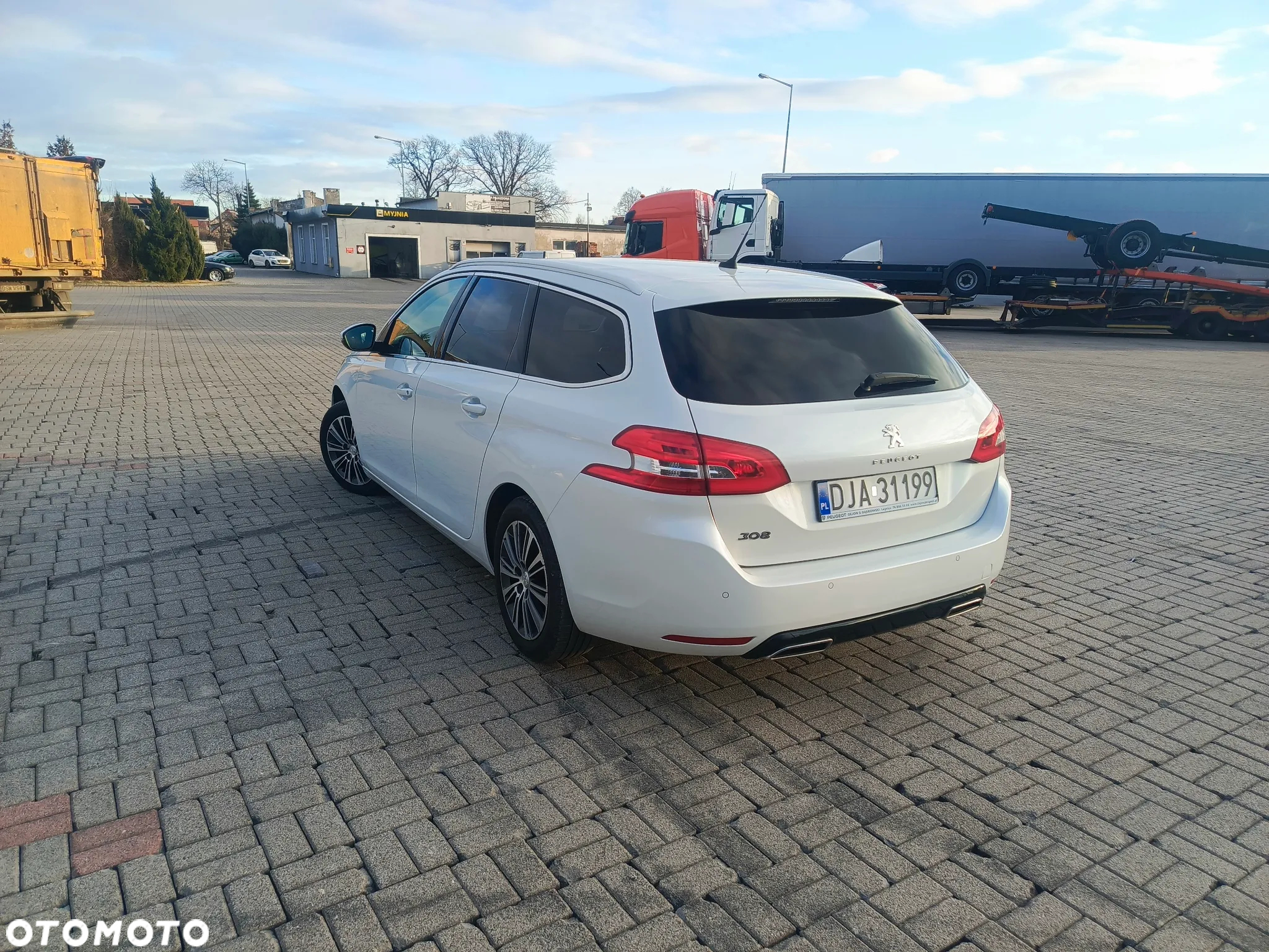 Peugeot 308 SW 1.5 BlueHDi Allure S&S EAT8 - 7