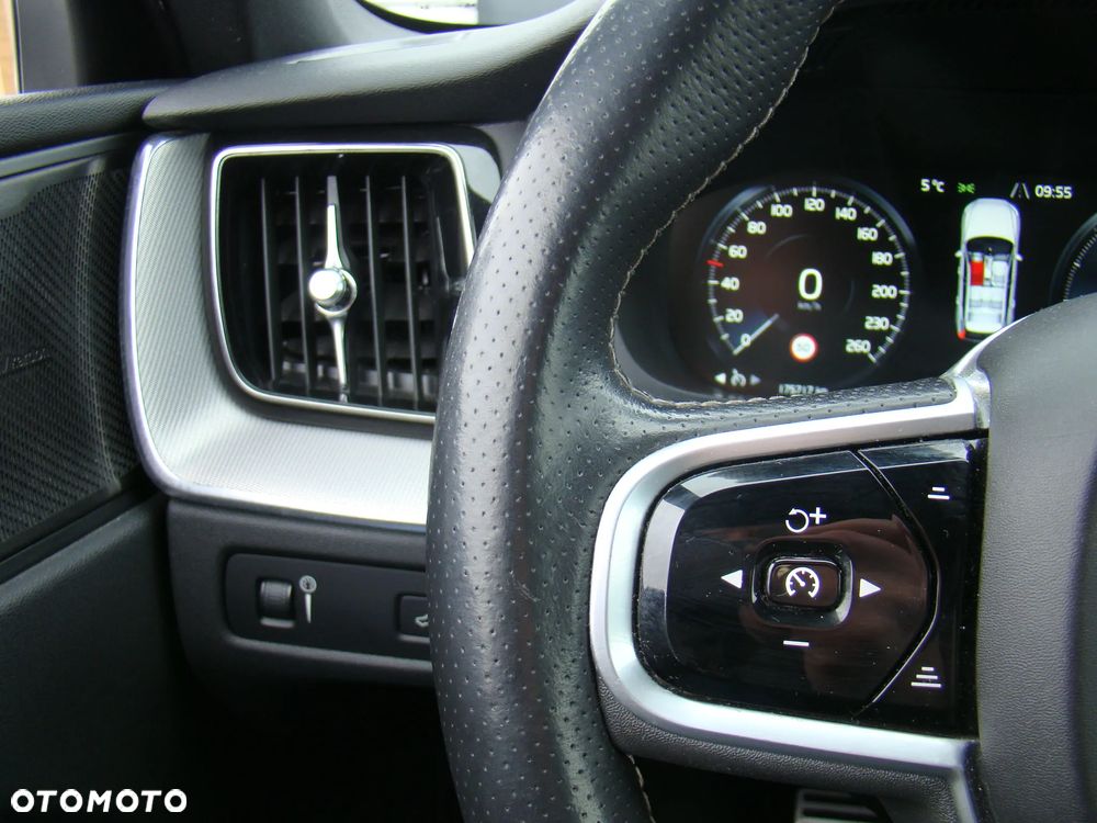 Volvo XC 60 D4 Geartronic RDesign - 27