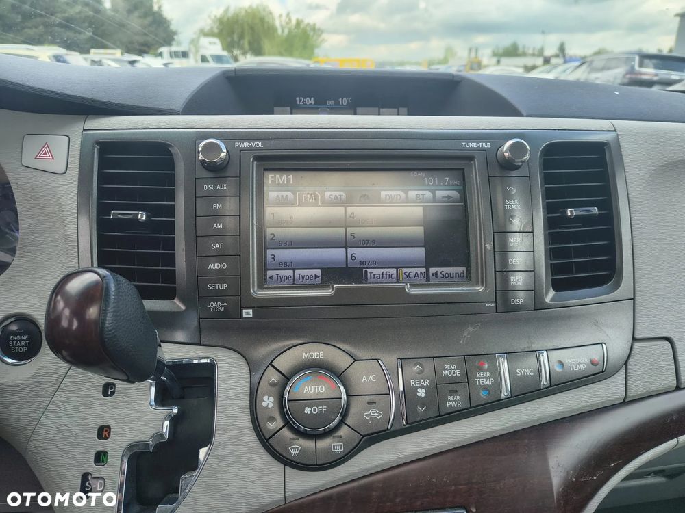 Toyota Sienna - 17