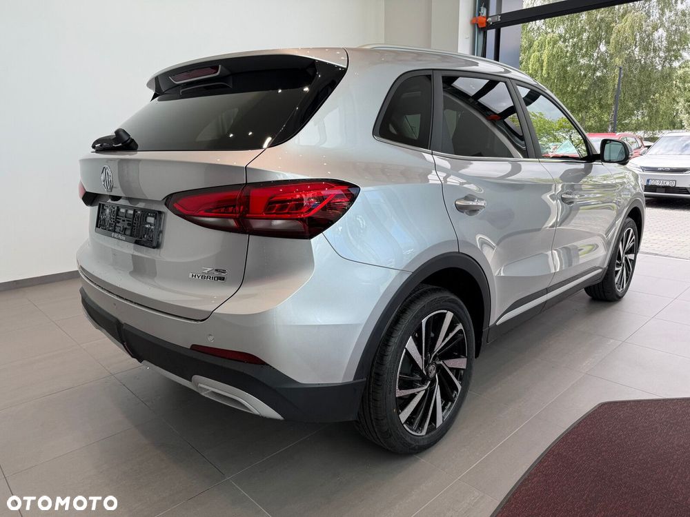 MG ZS Hybrid+ - 5