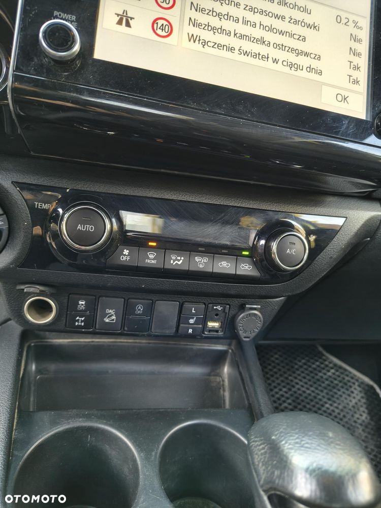 Toyota Hilux - 10